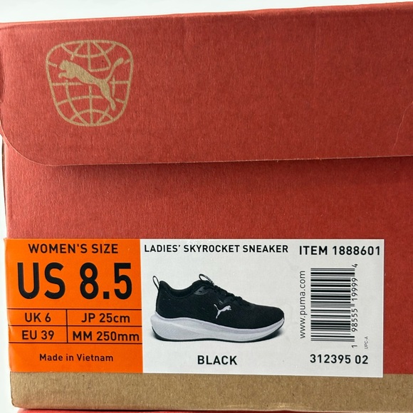 Puma Skyrocket Women’s Sneaker Size 8.5 Black New In Box - Picture 4 of 4